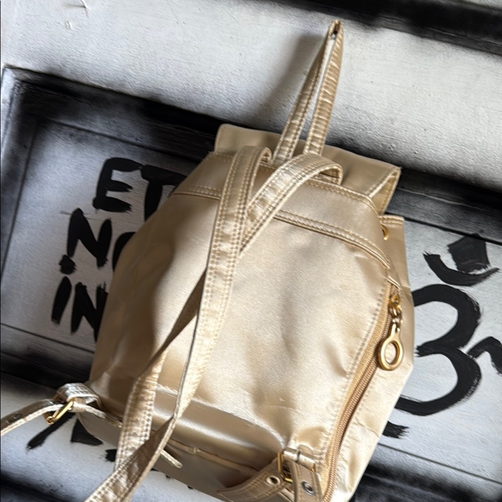Cream Structured Backpack With Metallic Finish - image 2